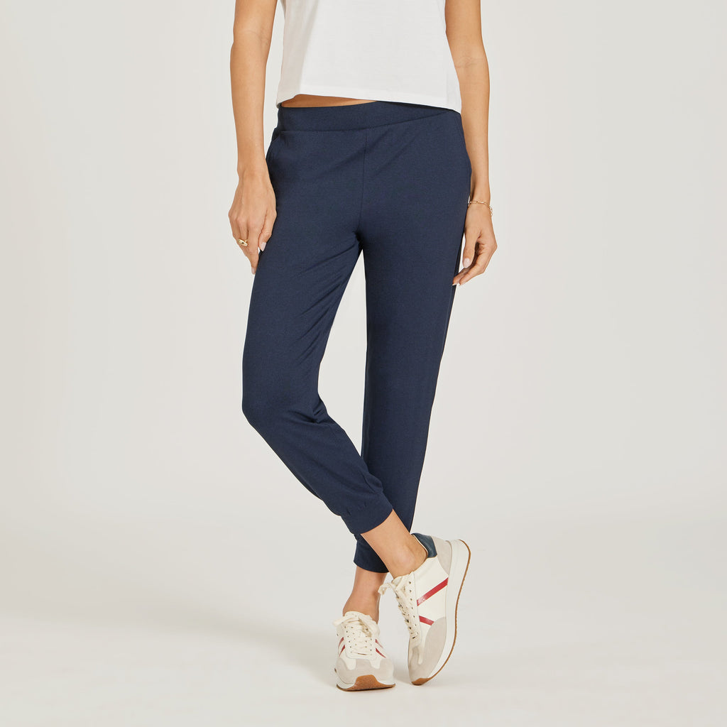 Cropped Performance Jogger